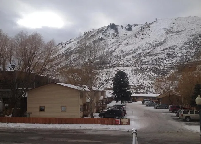 Cache Creek Hotel 4*